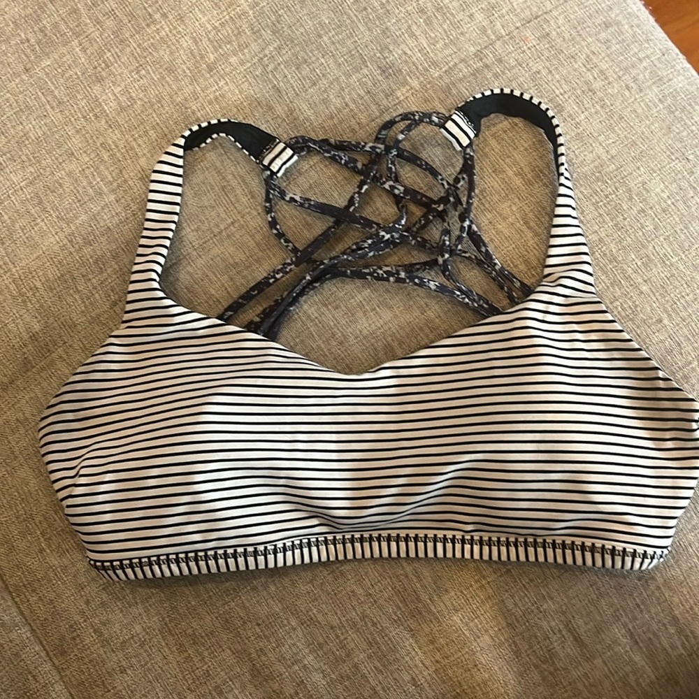 Lululemon sports bra, size 8, multi color